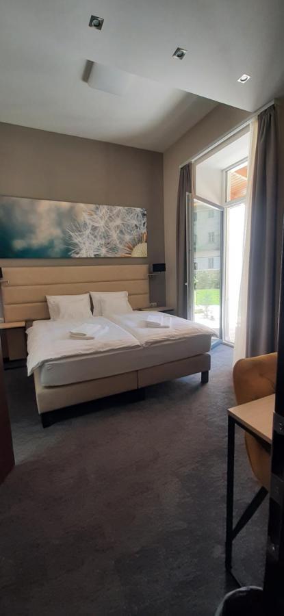 Inter Hotel Debrecen Esterno foto